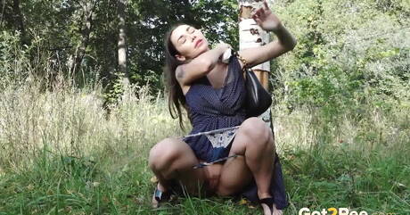 Got 2 Pee are pleased to offer you a free pictures featuring Sasha in pissing action