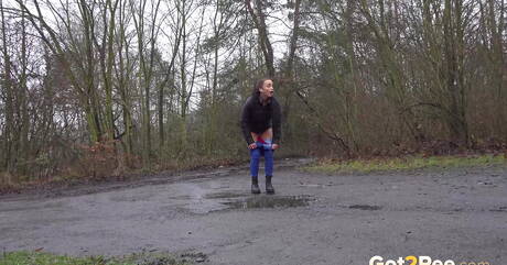 Got 2 Pee offers a free pic gallery with Dafne in golden shower fantasies